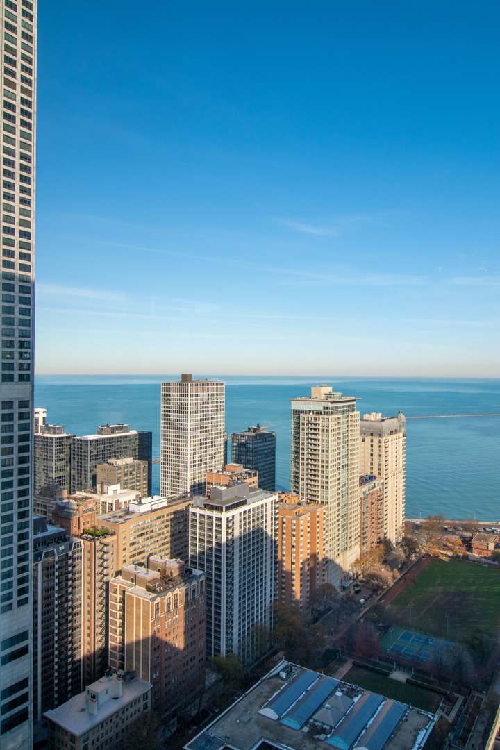 161 East Chicago Avenue, Unit 33A Chicago, IL 60611 - Photo 17 of 18 a view of a balcony with city view