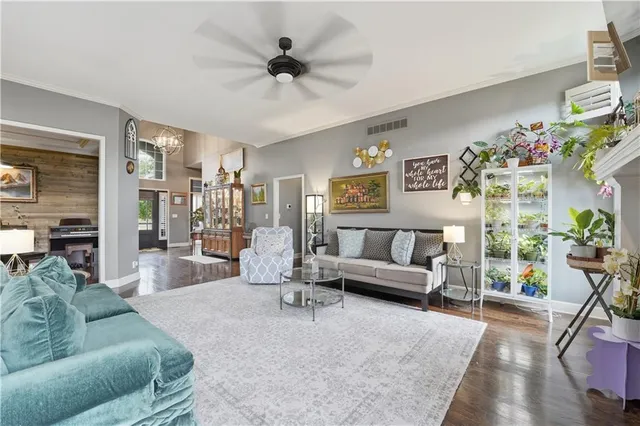 $549,000 | 1052 Southwest Argyl Street, Lee's Summit, MO 64081