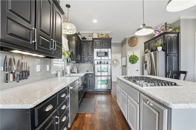 $549,000 | 1052 Southwest Argyl Street, Lee's Summit, MO 64081