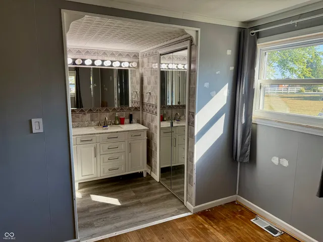 $228,000 | 204 West Trenton Street, Sharpsville, IN 46068