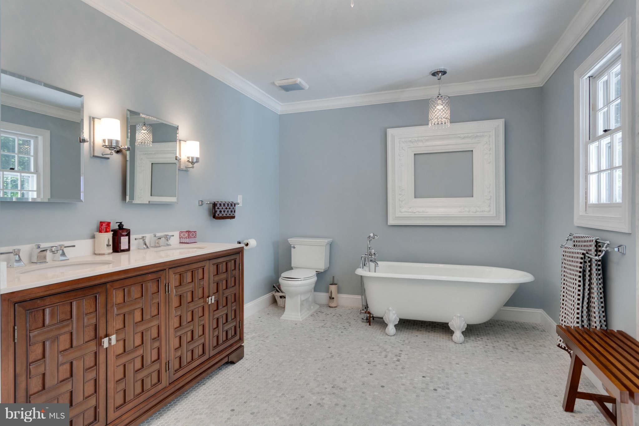 7400 Brickyard Road Potomac, MD 20854 - Photo 12 of 26 Bath (Master)