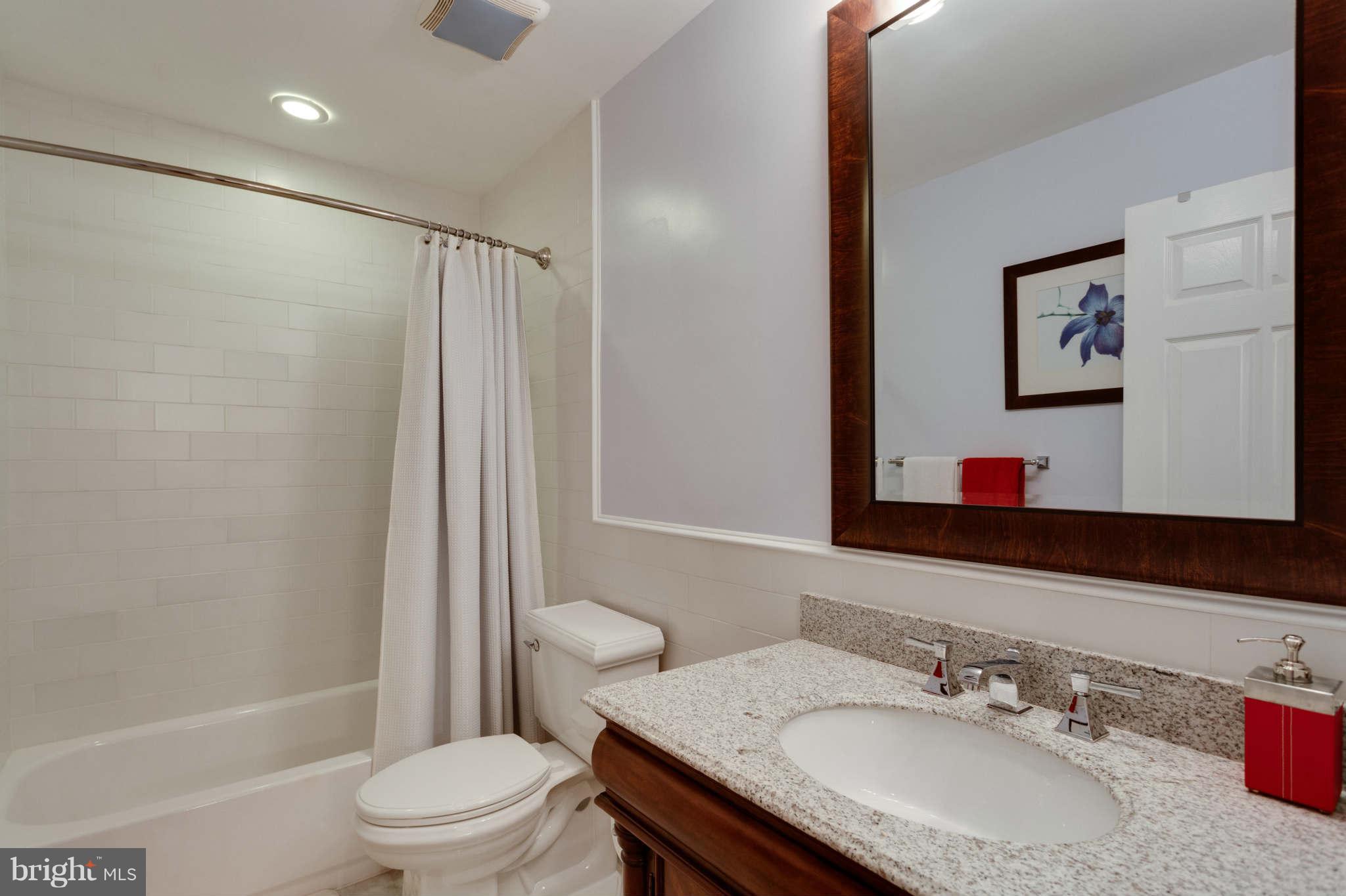 7400 Brickyard Road Potomac, MD 20854 - Photo 15 of 26 Bath