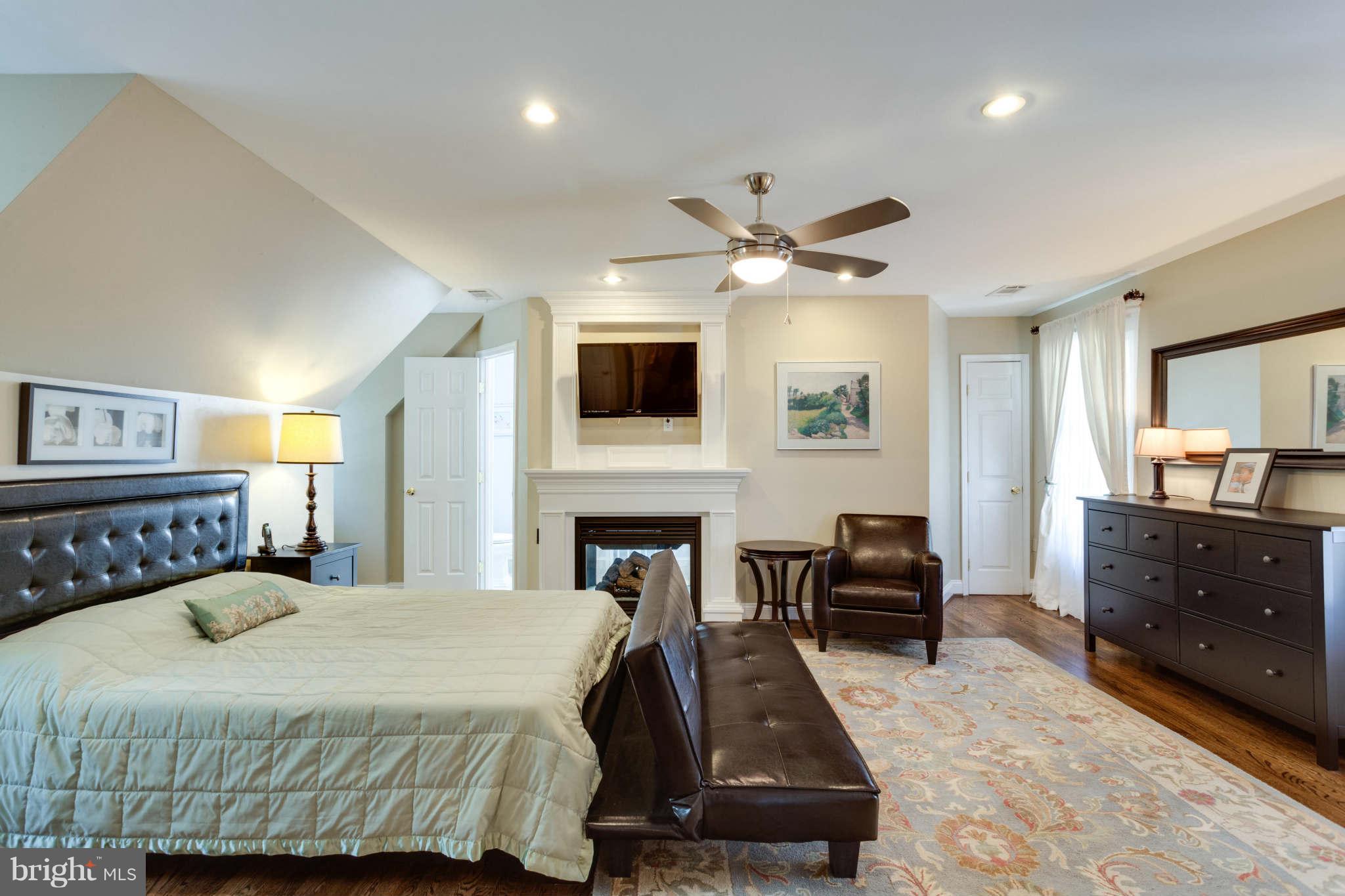 7400 Brickyard Road Potomac, MD 20854 - Photo 18 of 26 Bedroom