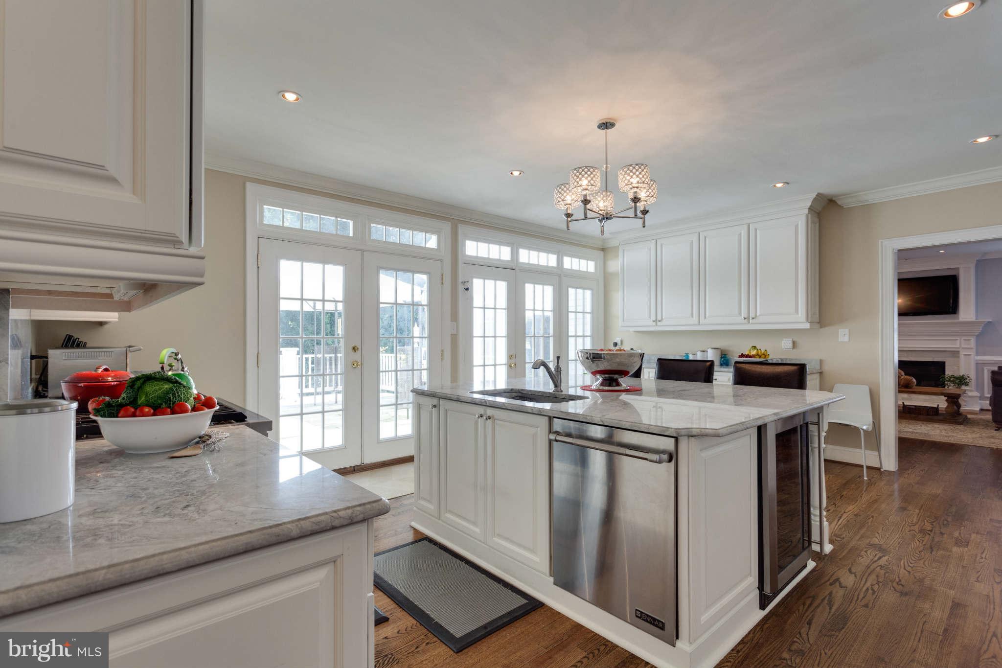 7400 Brickyard Road Potomac, MD 20854 - Photo 4 of 26 Kitchen