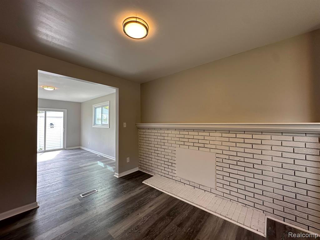 15709 Colbert Street Romulus, MI 48174 - Photo 15 of 28