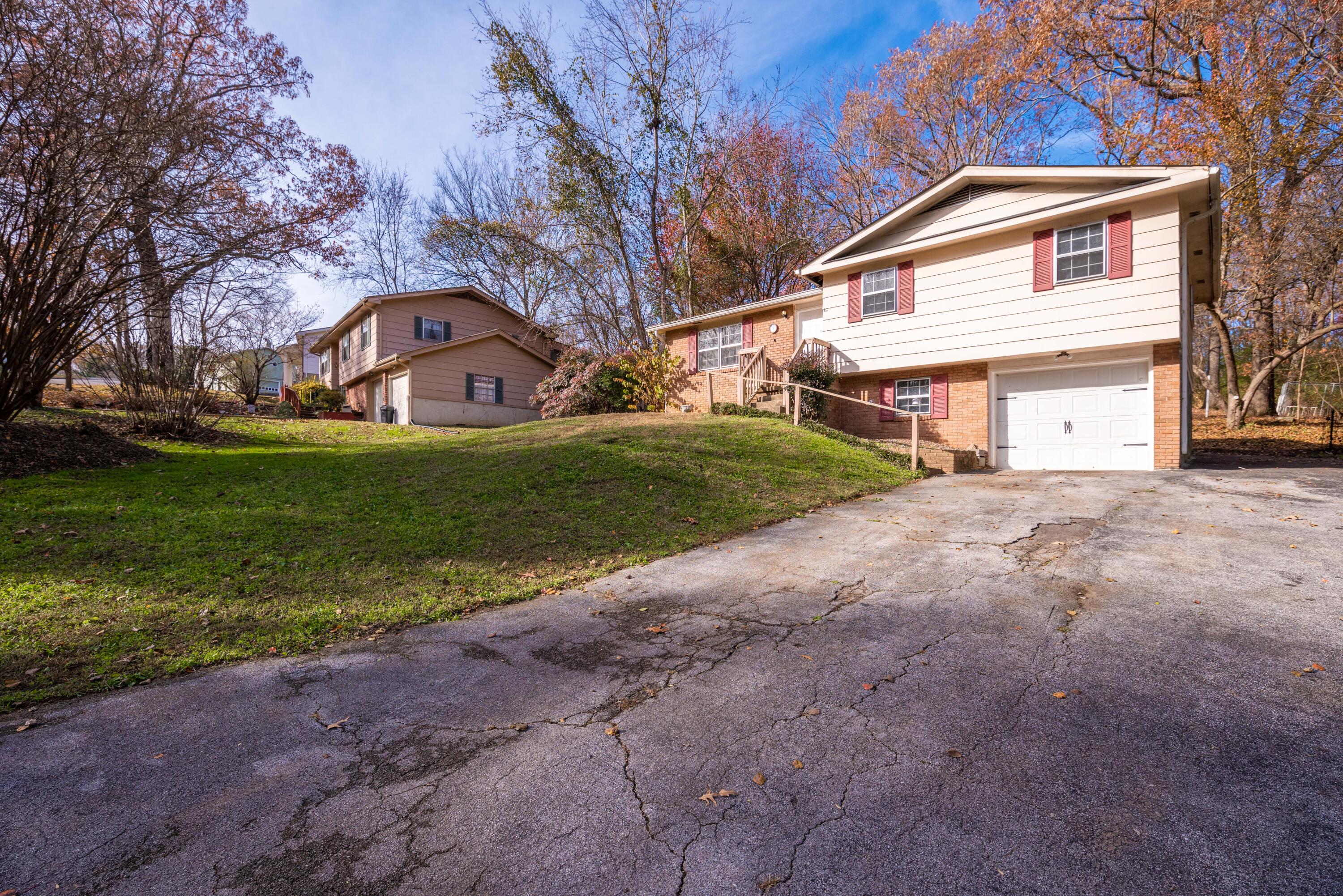 8938 Drake Parkway Road Chattanooga, TN 37416 - Photo 3 of 24 DSC_0745