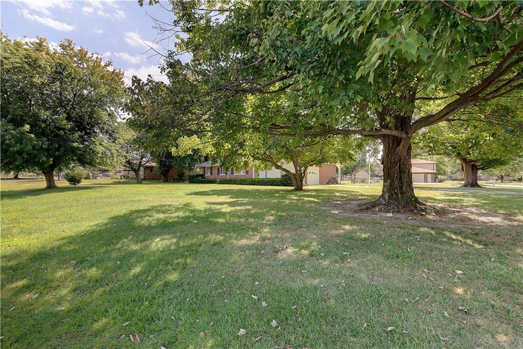 601 Fabyan Road Indianapolis, IN 46217 - Photo 4 of 28 Gallery Image 4