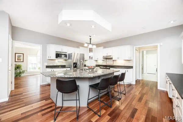 $825,000 | 160 Stonehaven Court, O'Fallon, IL 62269