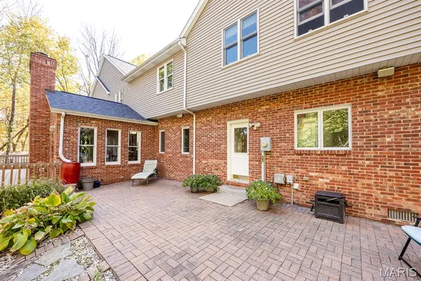 $825,000 | 160 Stonehaven Court, O'Fallon, IL 62269