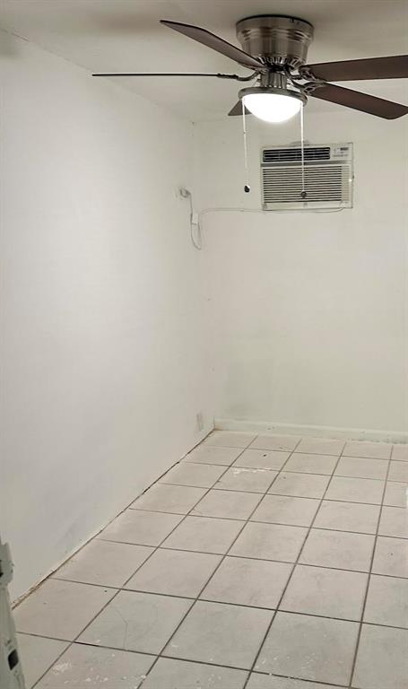 Pinewood Miami, FL 33150 - Photo 8 of 15 a view of a room