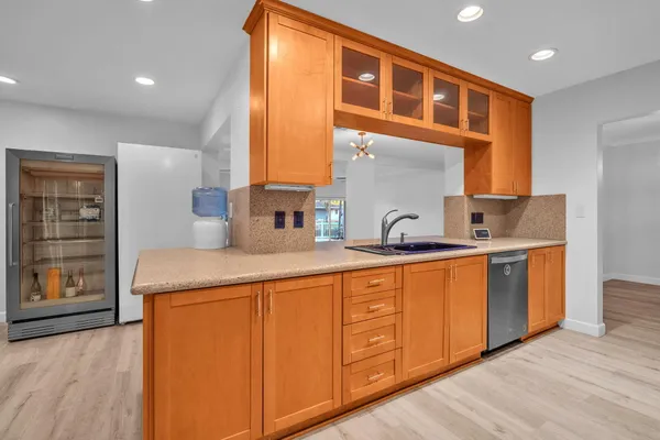 $6,900 | 1421 Northeast 54th Street, Fort Lauderdale, FL 33334