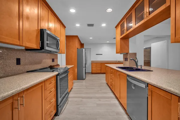 $6,900 | 1421 Northeast 54th Street, Fort Lauderdale, FL 33334