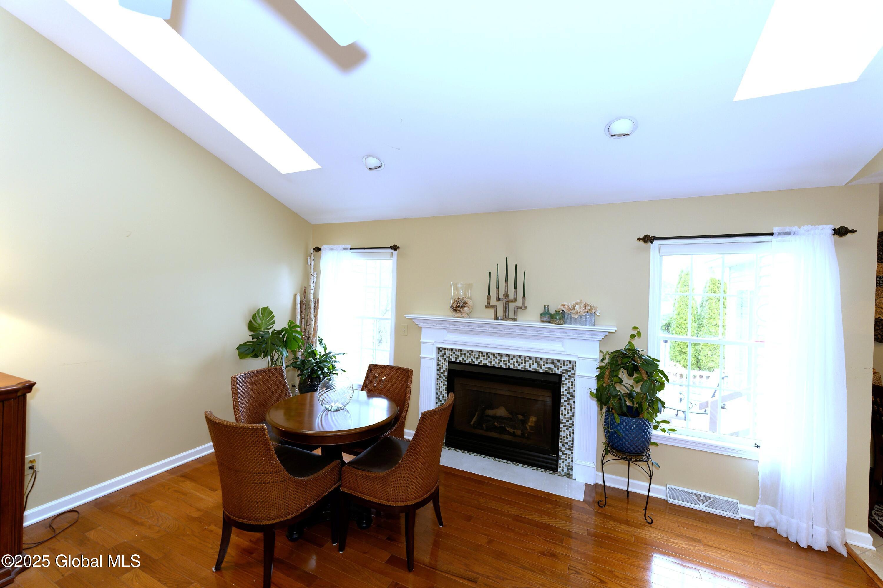 28 Greyledge Drive Albany, NY 12211 - Photo 13 of 41 5 Familyroom 3