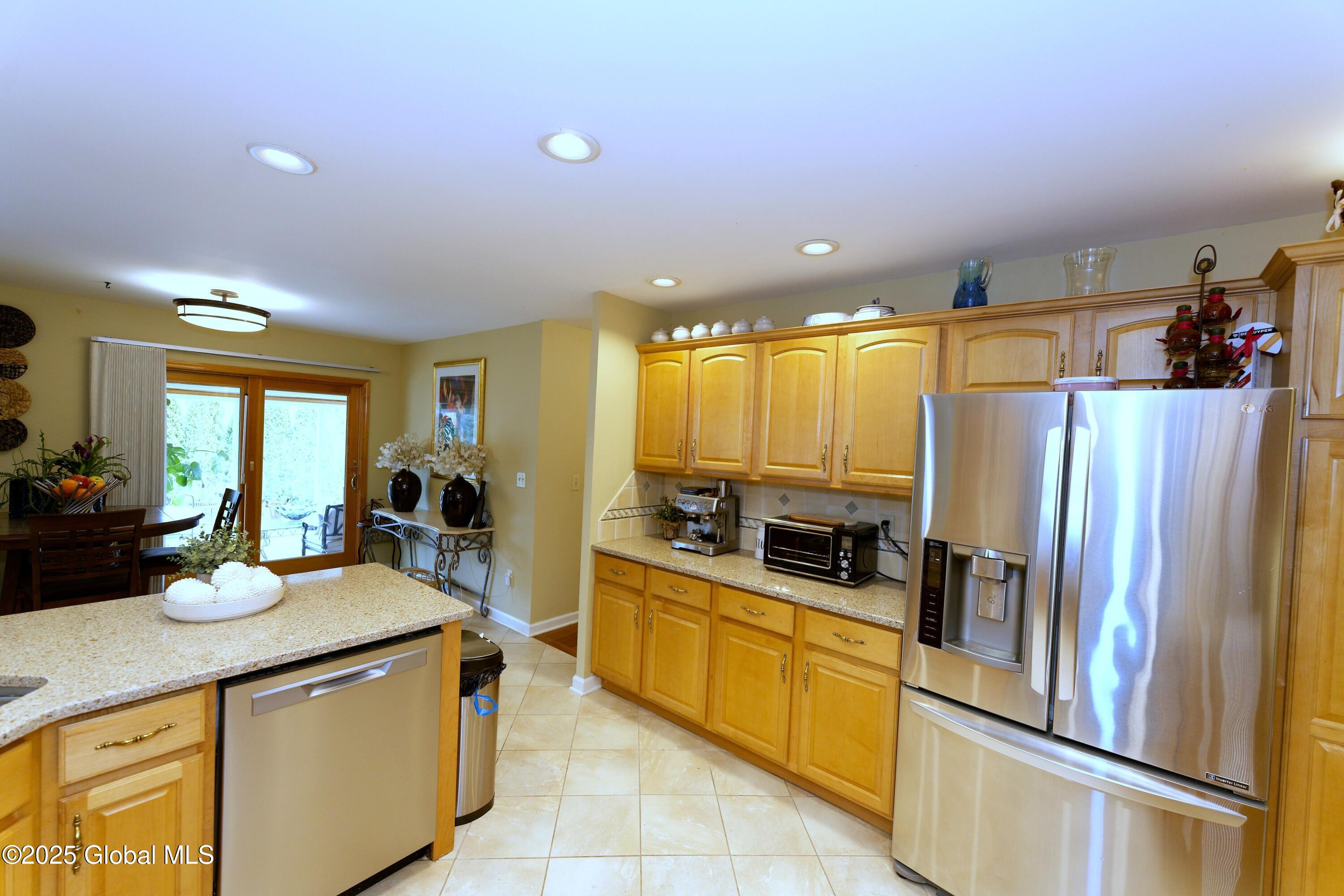 28 Greyledge Drive Albany, NY 12211 - Photo 16 of 41 4 Kitchen 7