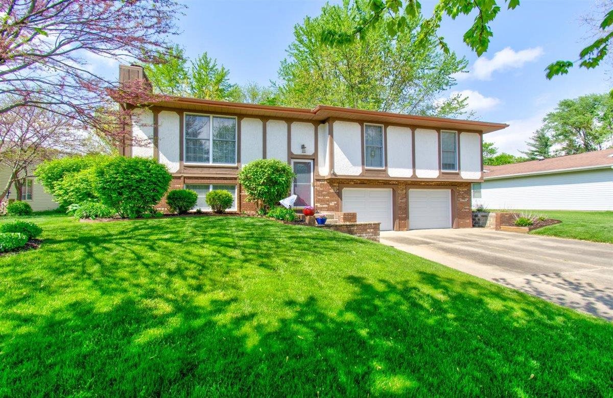 2517 Huntleigh Road Springfield, IL 62704 - Photo 1 of 40