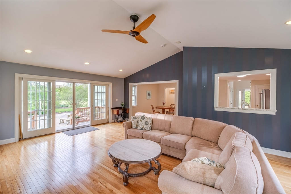 26 Scotland Road Hatfield, MA 01038 - Photo 11 of 42