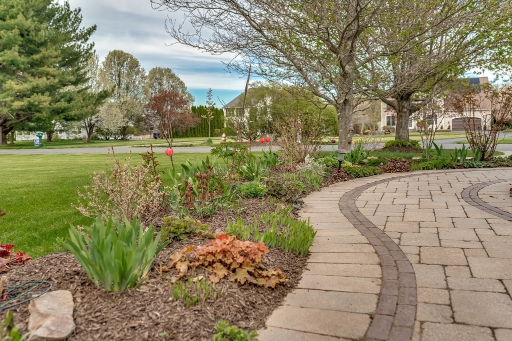 26 Scotland Road Hatfield, MA 01038 - Photo 7 of 42