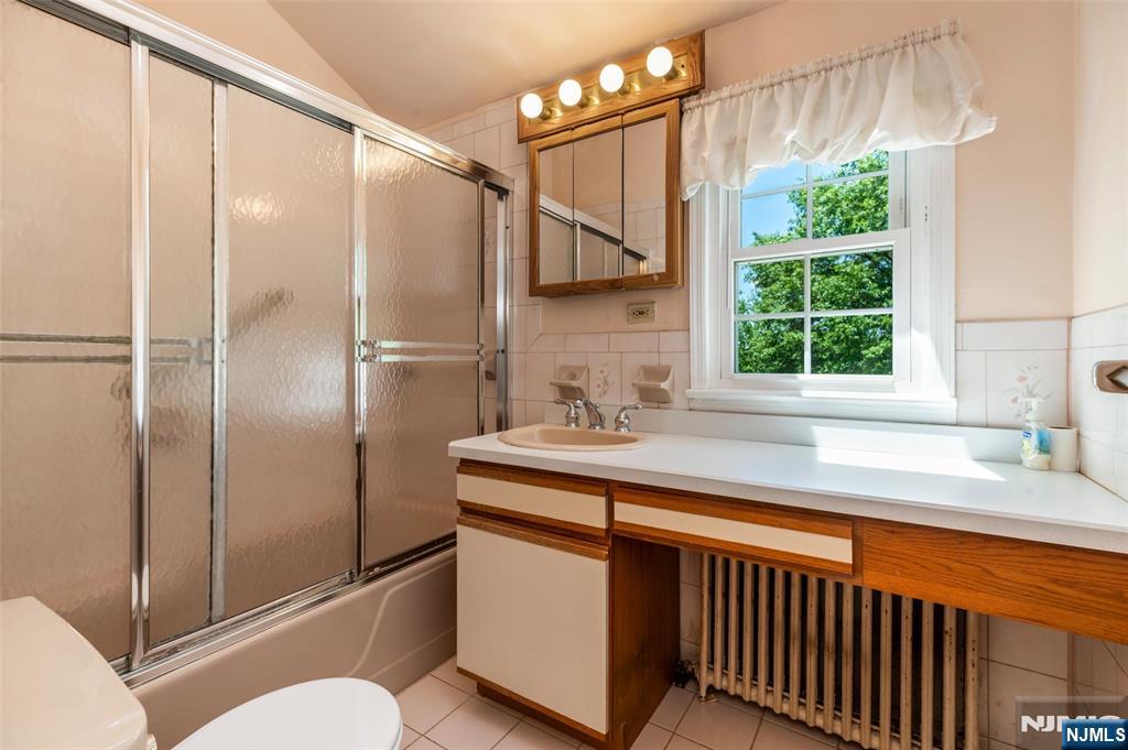 234 Ridgefield Avenue Bogota, NJ 07603 - Photo 13 of 27