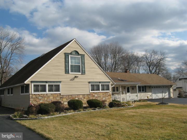 26 Fountain Road Levittown, PA 19056 - Photo 3 of 25 Exterior Front