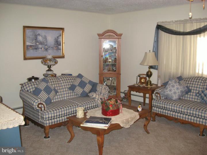 26 Fountain Road Levittown, PA 19056 - Photo 22 of 25 Living Room