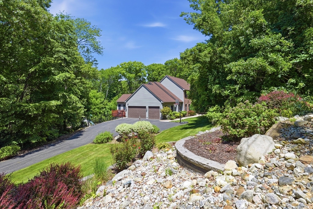 2 Highview Circle Wilbraham, MA 01095 - Photo 3 of 42