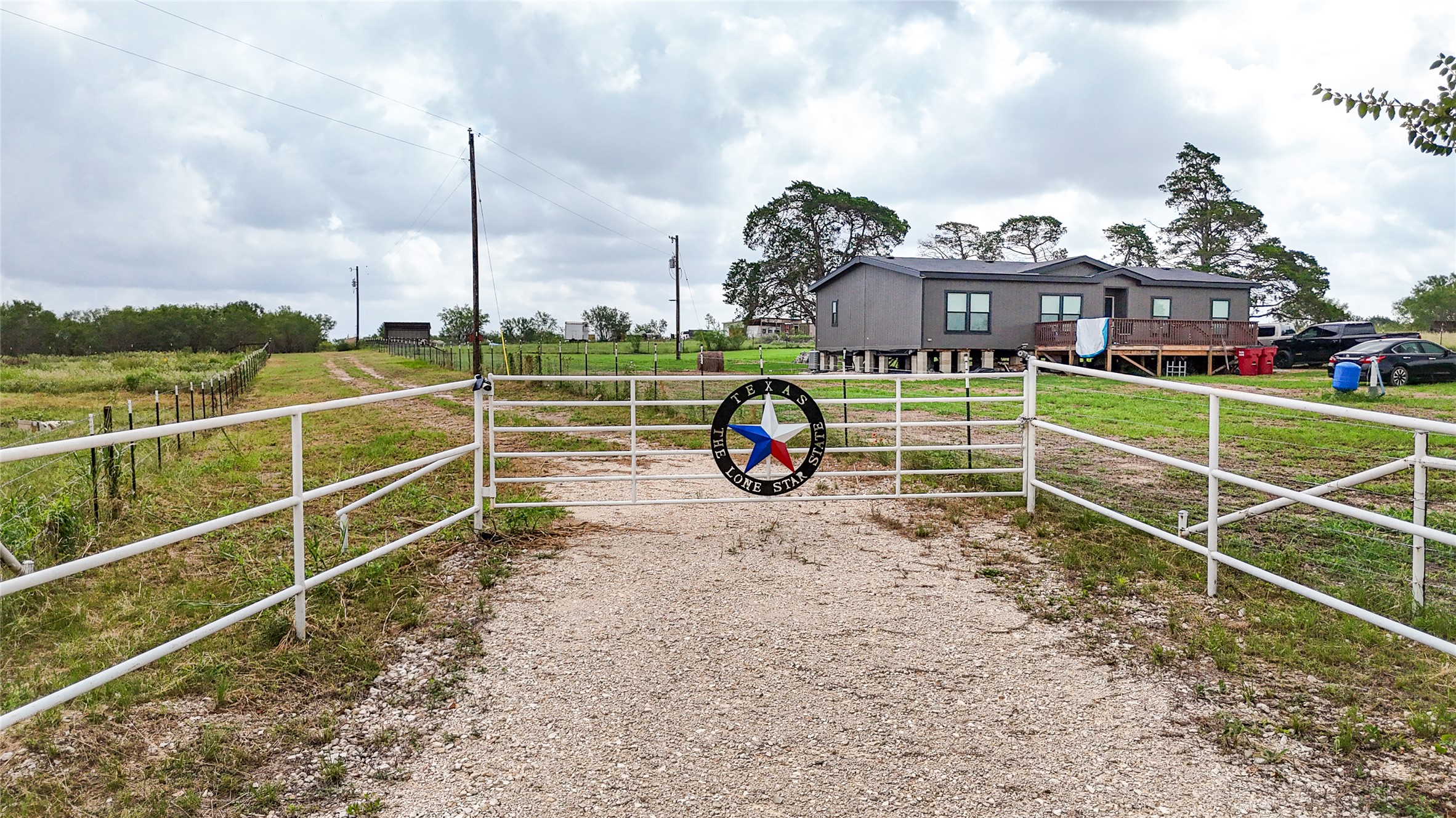 4013 Old Colony Line Road Dale, TX 78616 - Photo 5 of 12