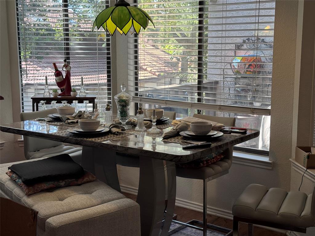 18040 Midway Road, Unit 198 Dallas, TX 75287 - Photo 7 of 17 Dining area
