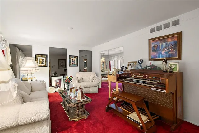 $300,000 | 18971 El Dorado Place, Lathrup Village, MI 48076