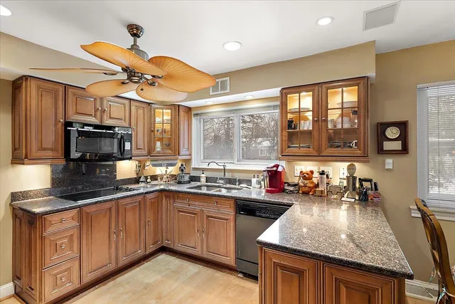 $300,000 | 18971 El Dorado Place, Lathrup Village, MI 48076