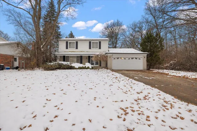 $300,000 | 18971 El Dorado Place, Lathrup Village, MI 48076
