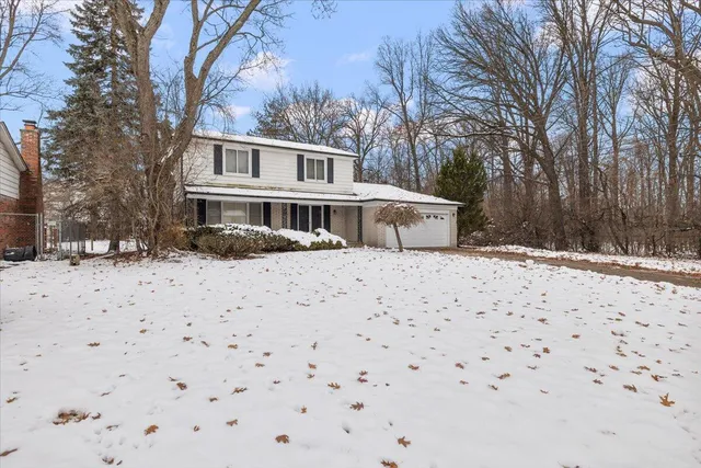 $300,000 | 18971 El Dorado Place, Lathrup Village, MI 48076