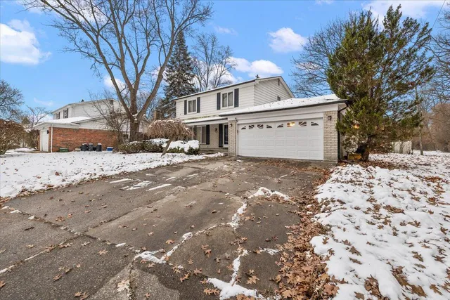 $300,000 | 18971 El Dorado Place, Lathrup Village, MI 48076