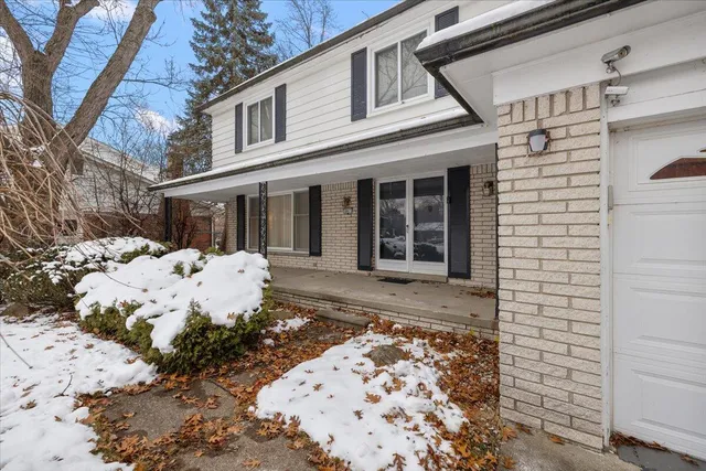 $300,000 | 18971 El Dorado Place, Lathrup Village, MI 48076