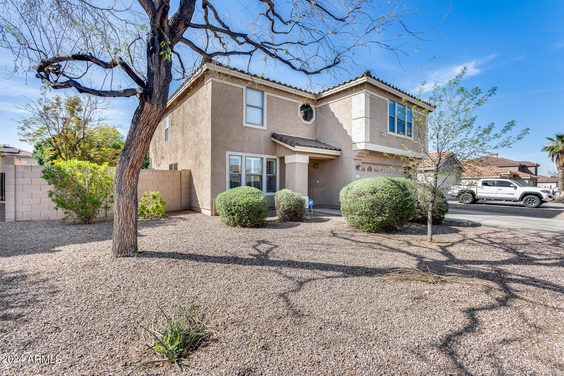 8217 West Hatcher Road Peoria, AZ 85345 - Photo 5 of 51