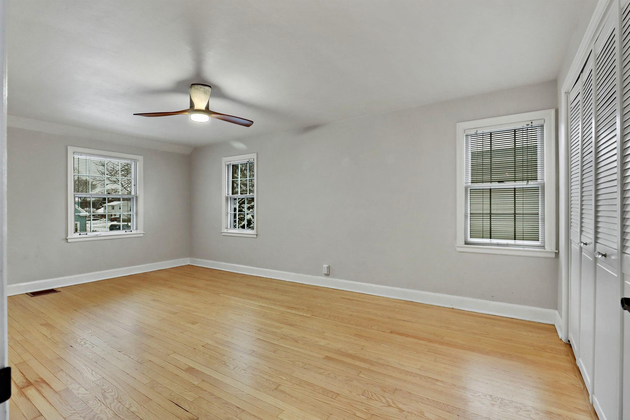 438 Shoreland Drive Racine, WI 53402 - Photo 12 of 26 IMG_2394