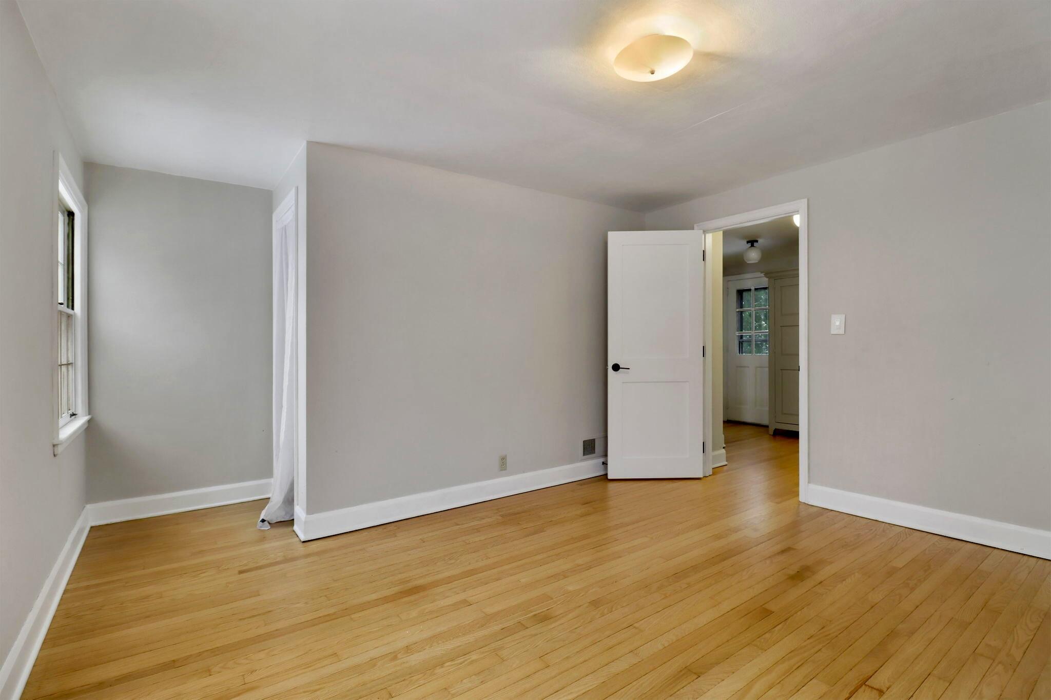 438 Shoreland Drive Racine, WI 53402 - Photo 15 of 26 IMG_2383