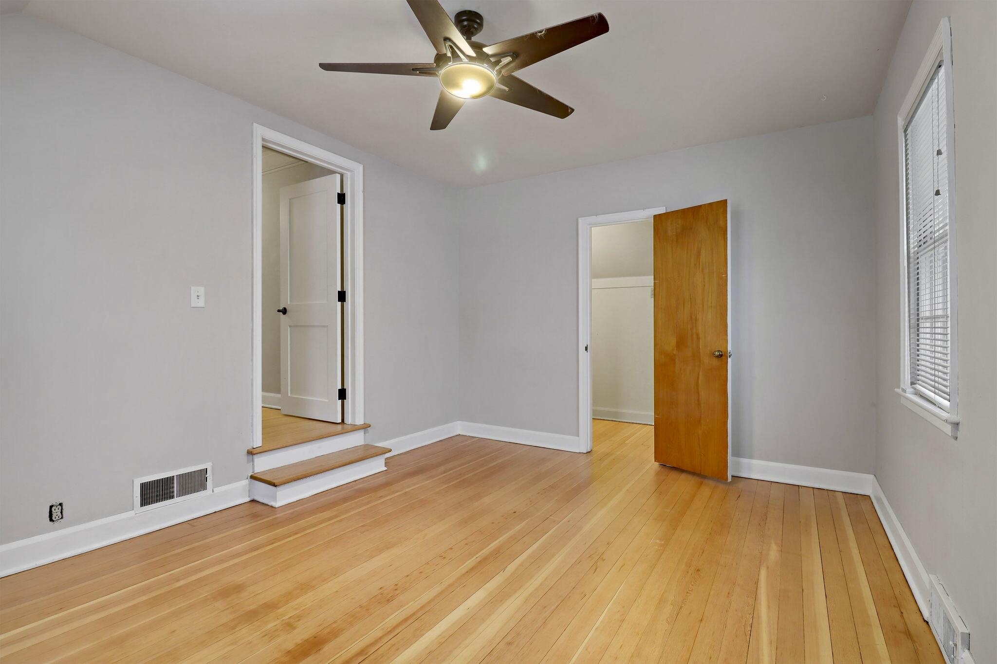 438 Shoreland Drive Racine, WI 53402 - Photo 16 of 26 IMG_2381