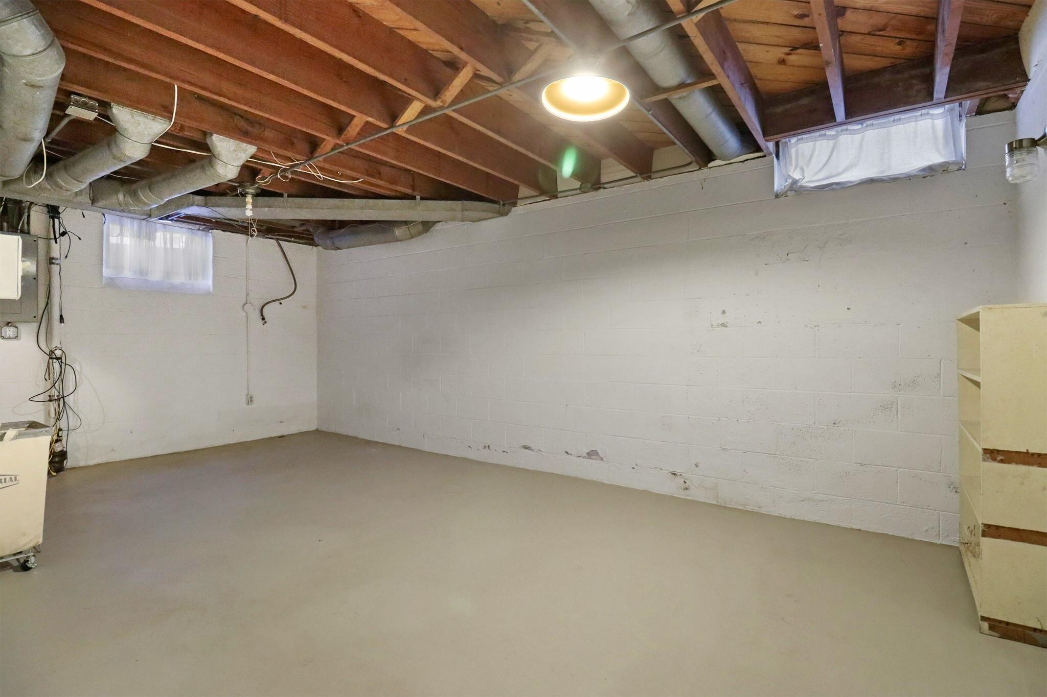 438 Shoreland Drive Racine, WI 53402 - Photo 21 of 26 IMG_2385