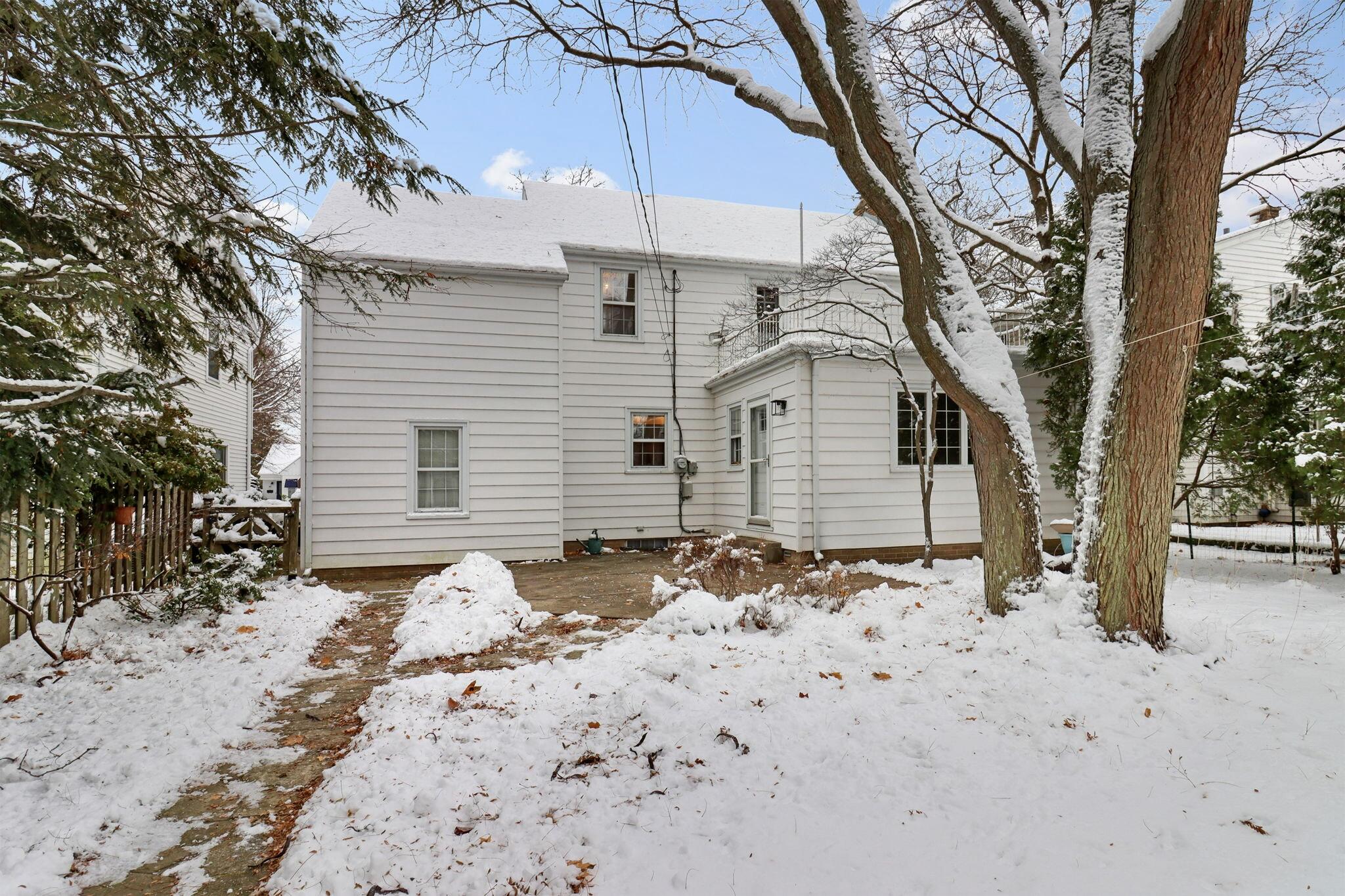 438 Shoreland Drive Racine, WI 53402 - Photo 23 of 26 IMG_2400