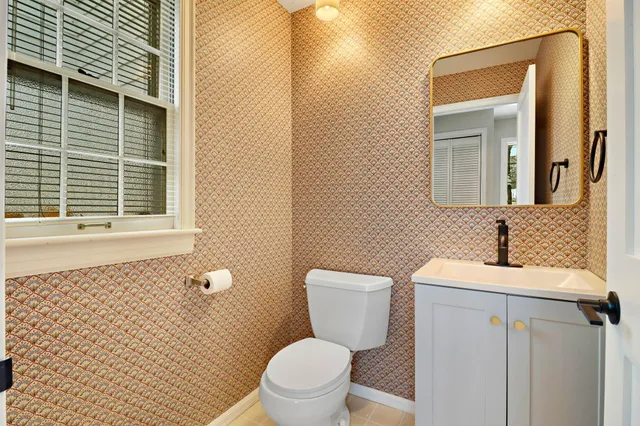 $299,900 | 438 Shoreland Drive, Racine, WI 53402