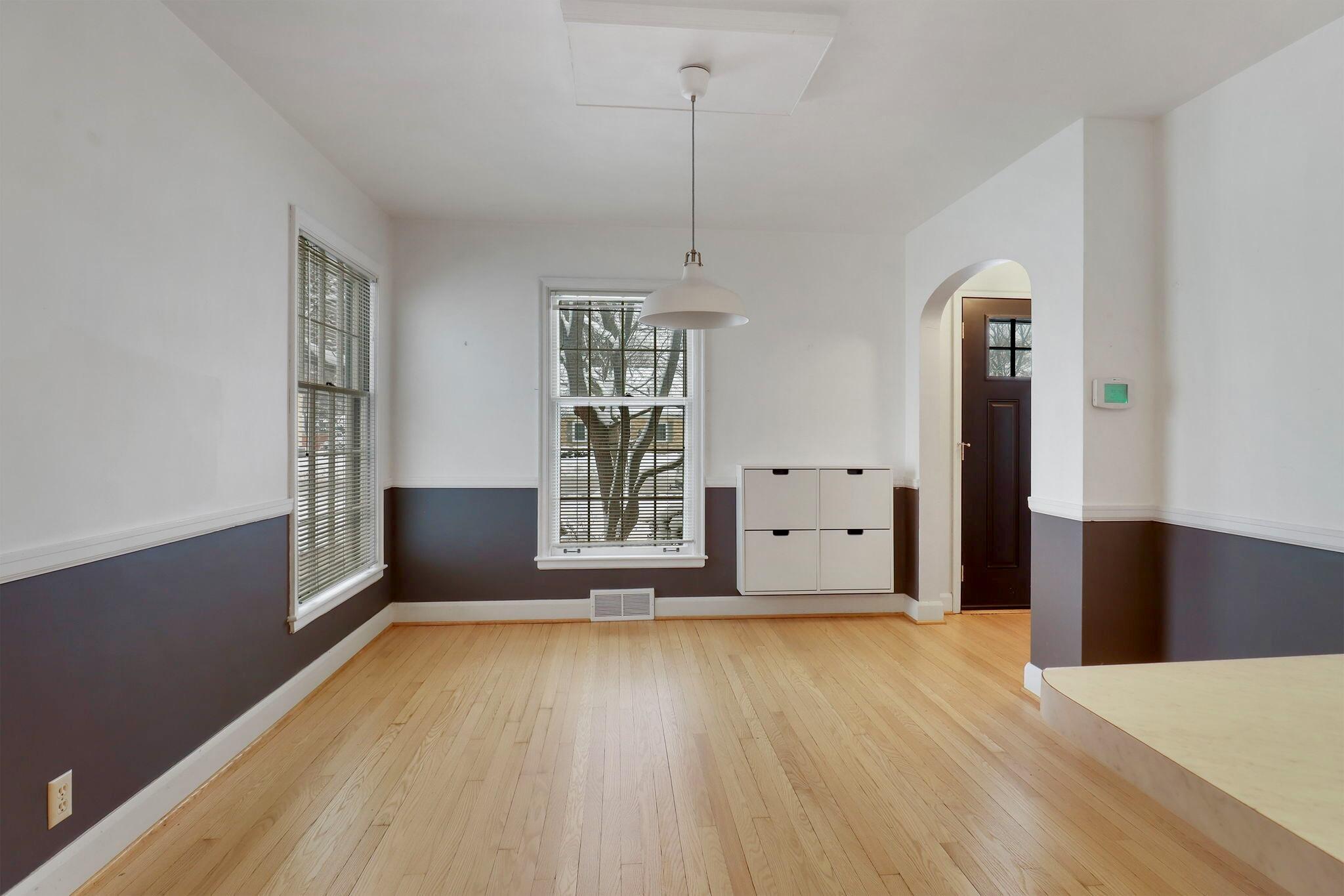 438 Shoreland Drive Racine, WI 53402 - Photo 8 of 26 IMG_2384