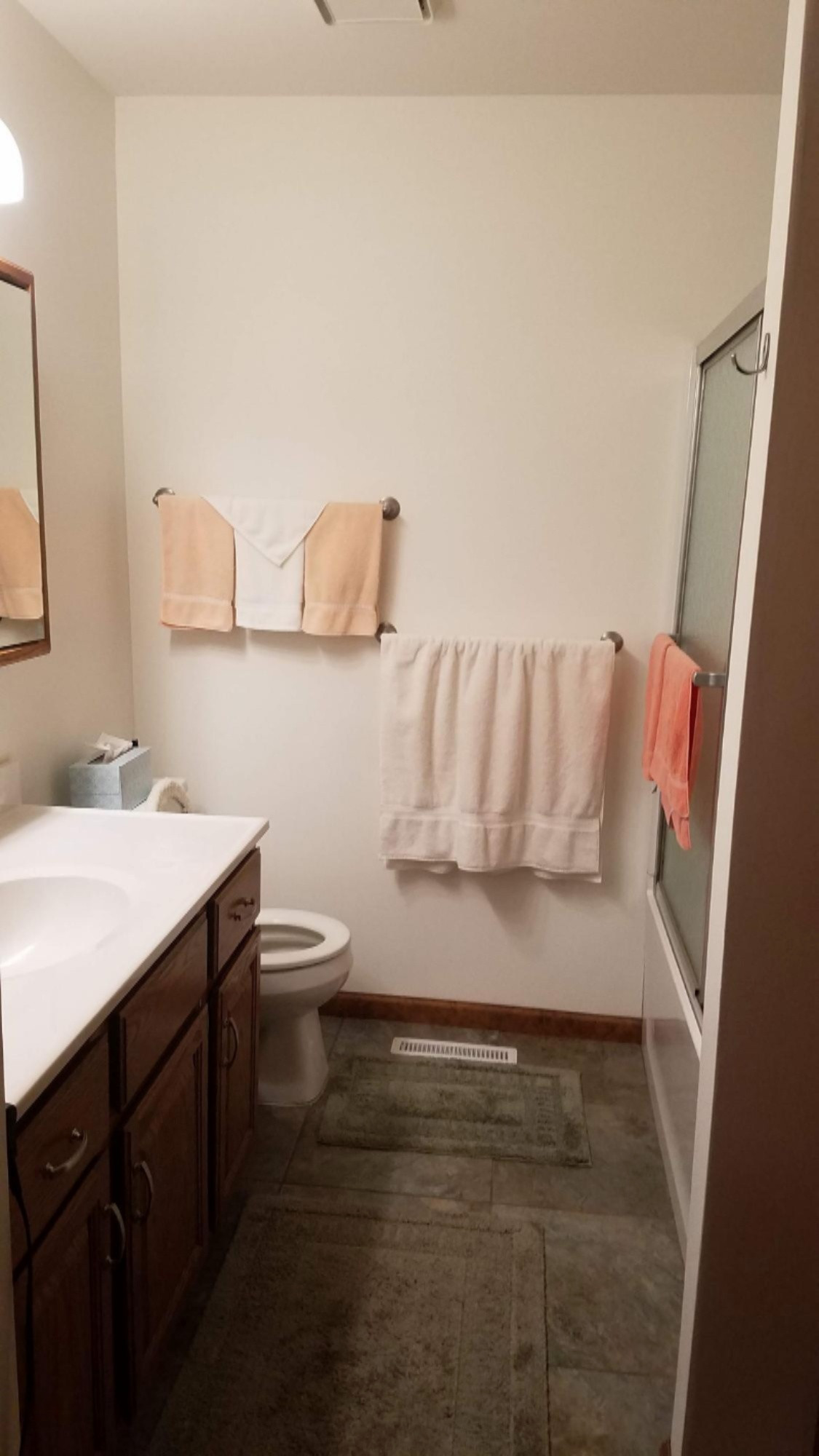 5228 Green Meadow Road, Unit 124 Kalamazoo, MI 49009 - Photo 10 of 17 Main floor bath