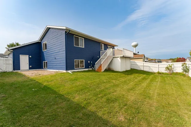 $305,000 | 406 7th Street Northwest, Dodge Center, MN 55927