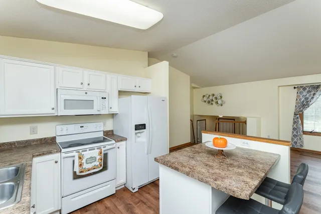 $305,000 | 406 7th Street Northwest, Dodge Center, MN 55927