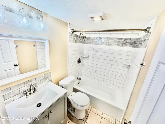 $1,800 | 3150 North Atlantic Avenue, Unit 17220, Cocoa Beach, FL 32931