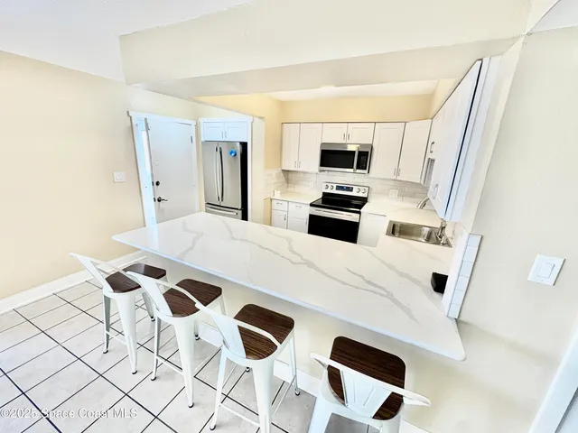 $1,800 | 3150 North Atlantic Avenue, Unit 17220, Cocoa Beach, FL 32931