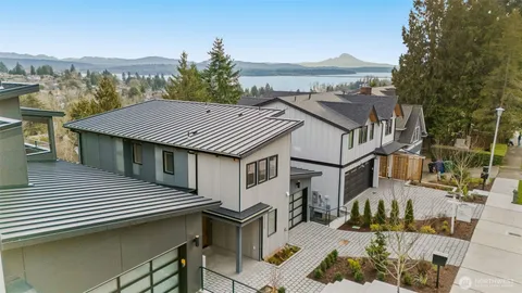 $1,228,000 | 6038 50th Avenue Northeast, Unit B, Seattle, WA 98115