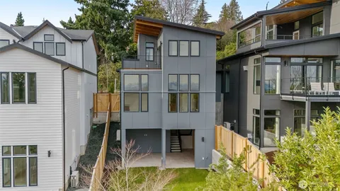 $1,228,000 | 6038 50th Avenue Northeast, Unit B, Seattle, WA 98115