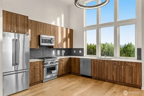 $1,228,000 | 6038 50th Avenue Northeast, Unit B, Seattle, WA 98115