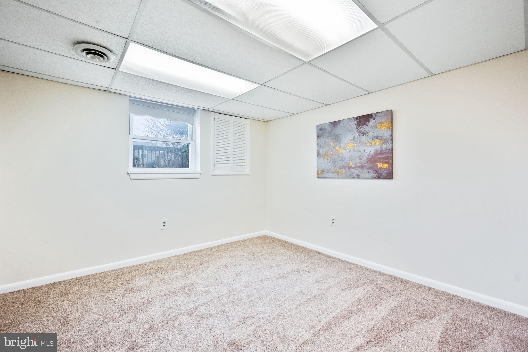 1306 East Beech Road Sterling, VA 20164 - Photo 21 of 33 Gallery Image 21